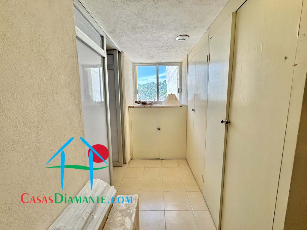 La Perla PH 1702 - Cuarto de servicio 1